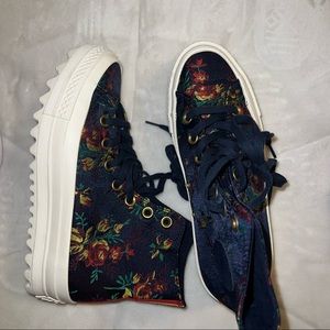 chuck taylor All Star Lugged